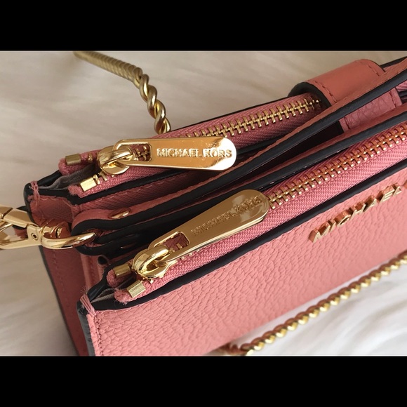 🌷MICHAEL KORS Peach Double Zip Phone Wristlet - Picture 4 of 8